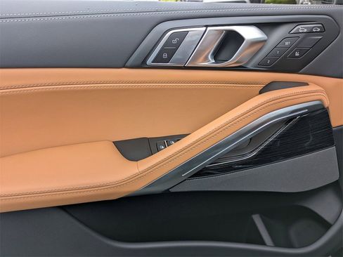 New 2026 BMW X6 xDrive40i w/ Climate Comfort Package image 10