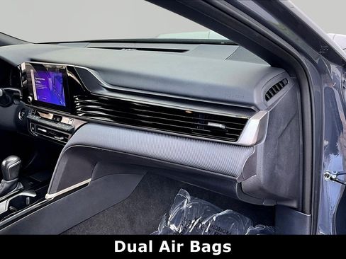 Used 2025 Toyota Camry SE image 25