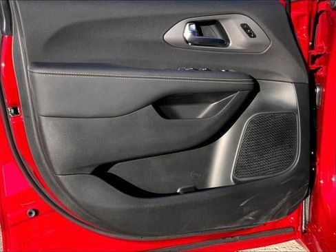 New 2026 Chrysler Pacifica Select w/ S Appearance Package image 46