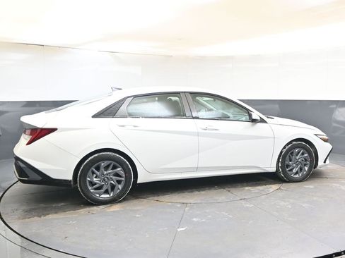 New 2026 Hyundai Elantra Blue image 6