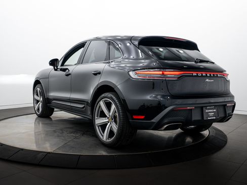 Certified 2025 Porsche Macan AWD/4WD image 3