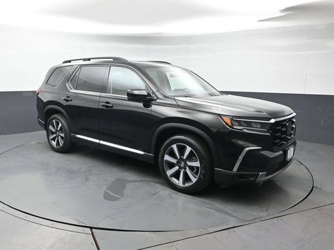 Used 2023 Honda Pilot Touring image 8
