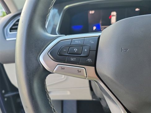 Used 2022 Volkswagen Tiguan SE image 18