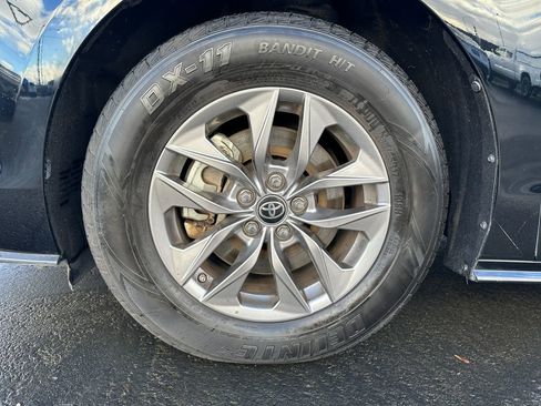 Certified 2023 Toyota Sienna XLE image 13