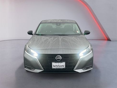 Used 2024 Nissan Altima 2.5 SV image 8