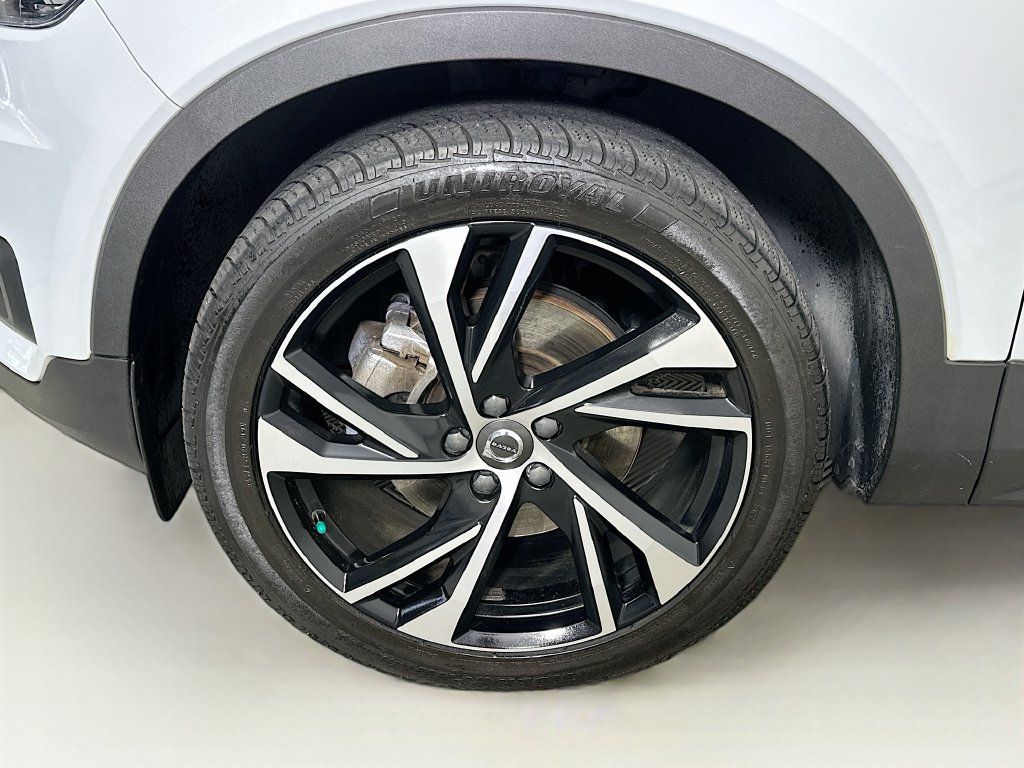 Used 2020 Volvo XC40 T4 R-Design w/ Protection Package Premier FWD image 24