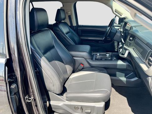 Used 2024 Ford Expedition Max XLT AWD/4WD image 31