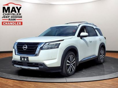 Used 2024 Nissan Pathfinder Platinum w/ Cargo Package