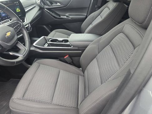 Used 2025 Chevrolet Equinox LT AWD/4WD image 17
