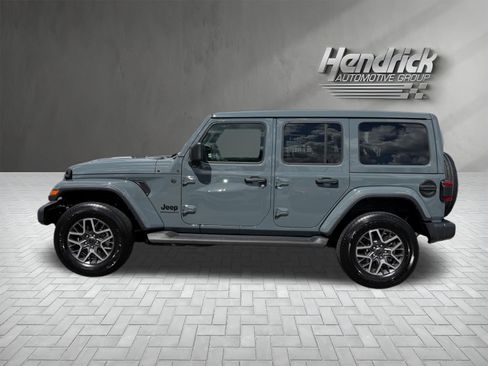 Used 2026 Jeep Wrangler Unlimited Sahara AWD/4WD image 7