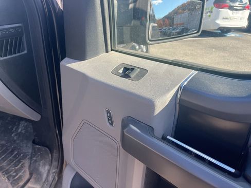 Used 2018 Ford F150 XLT w/ Equipment Group 302A Luxury image 28