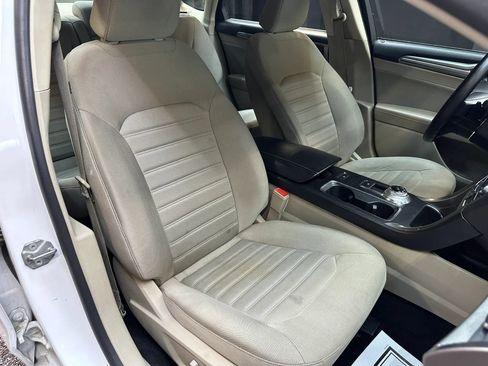 Used 2019 Ford Fusion SE FWD image 30
