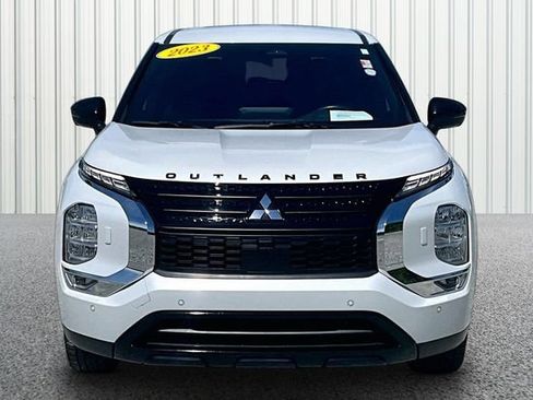 Used 2023 Mitsubishi Outlander SE Black Edition AWD/4WD image 3