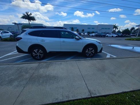 Used 2022 Subaru Outback Limited XT AWD/4WD image 6