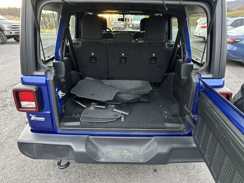 Used 2018 Jeep Wrangler Unlimited Sport image 5