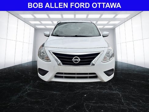 Used 2019 Nissan Versa SV FWD image 8