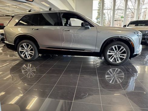 New 2026 Cadillac Vistiq Luxury image 1