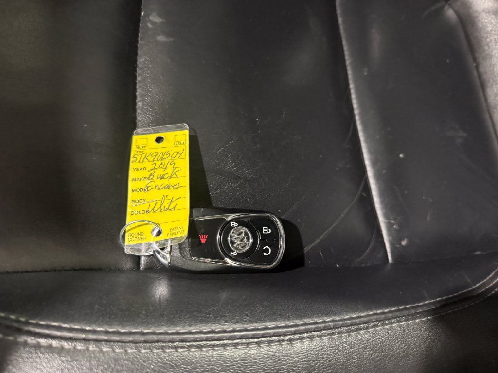 Used 2019 Buick Encore Essence FWD image 40
