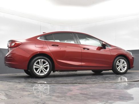 Used 2019 Chevrolet Cruze LT FWD image 22