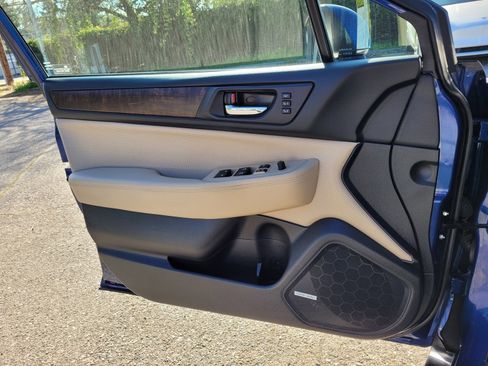 Used 2016 Subaru Outback 2.5i Limited image 14