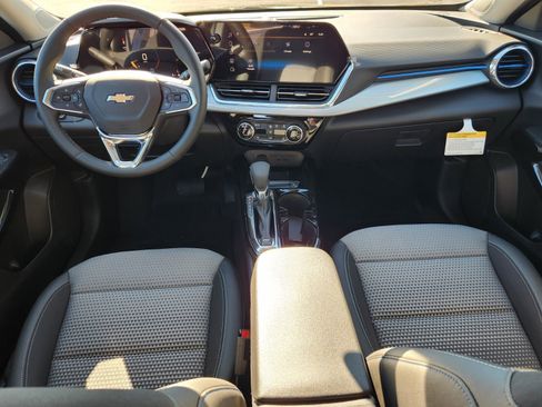 New 2026 Chevrolet Trax LT image 7