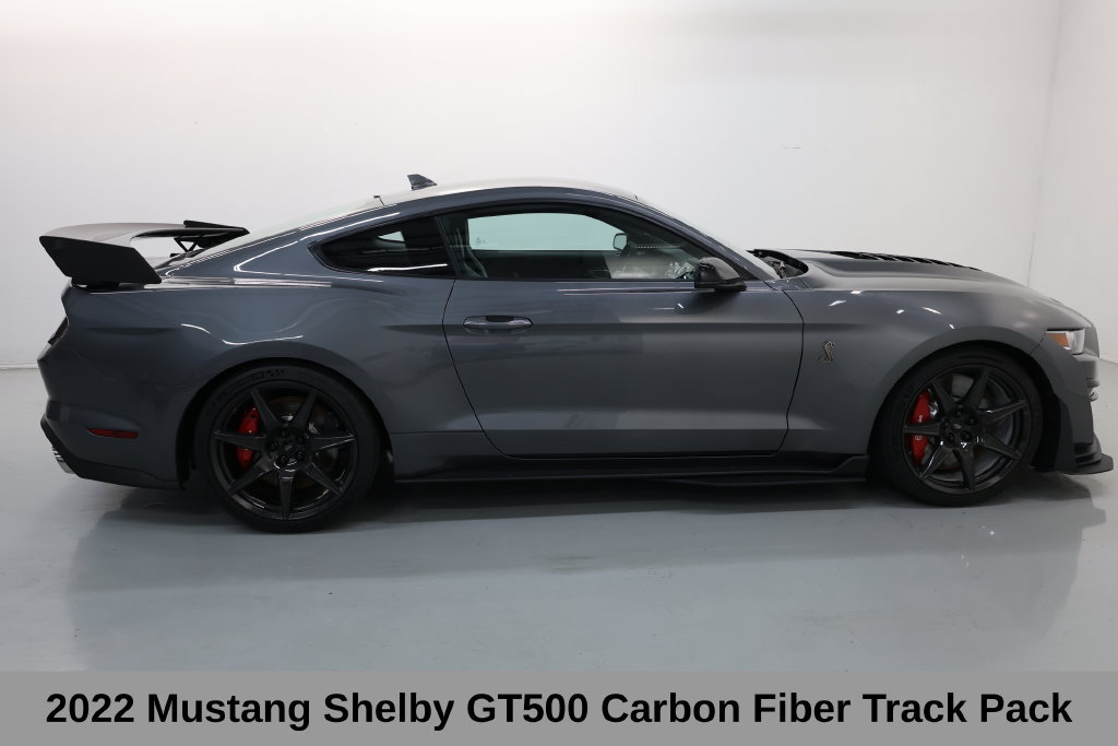 Used 2022 Ford Mustang Shelby GT500 w/ Carbon Fiber Track Pack RWD image 4