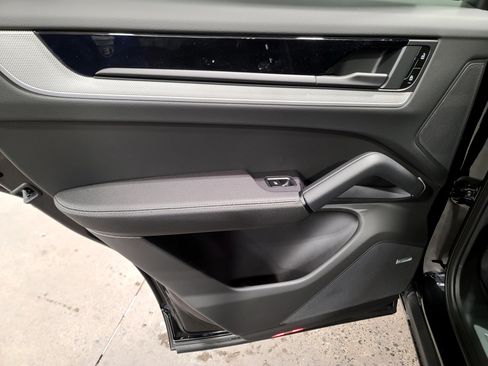 New 2026 Porsche Cayenne Coupe image 26