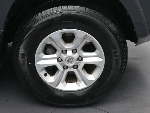 Used 2024 Toyota 4Runner SR5 AWD/4WD image 33