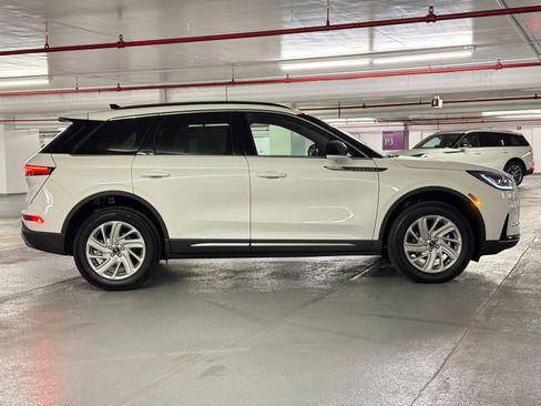 New 2026 Lincoln Corsair Premiere FWD image 5