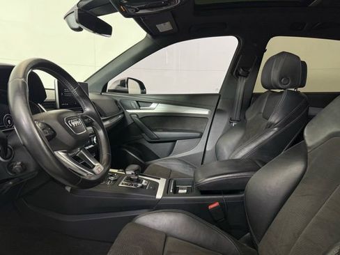 Used 2018 Audi SQ5 Premium Plus w/ Navigation Package image 6