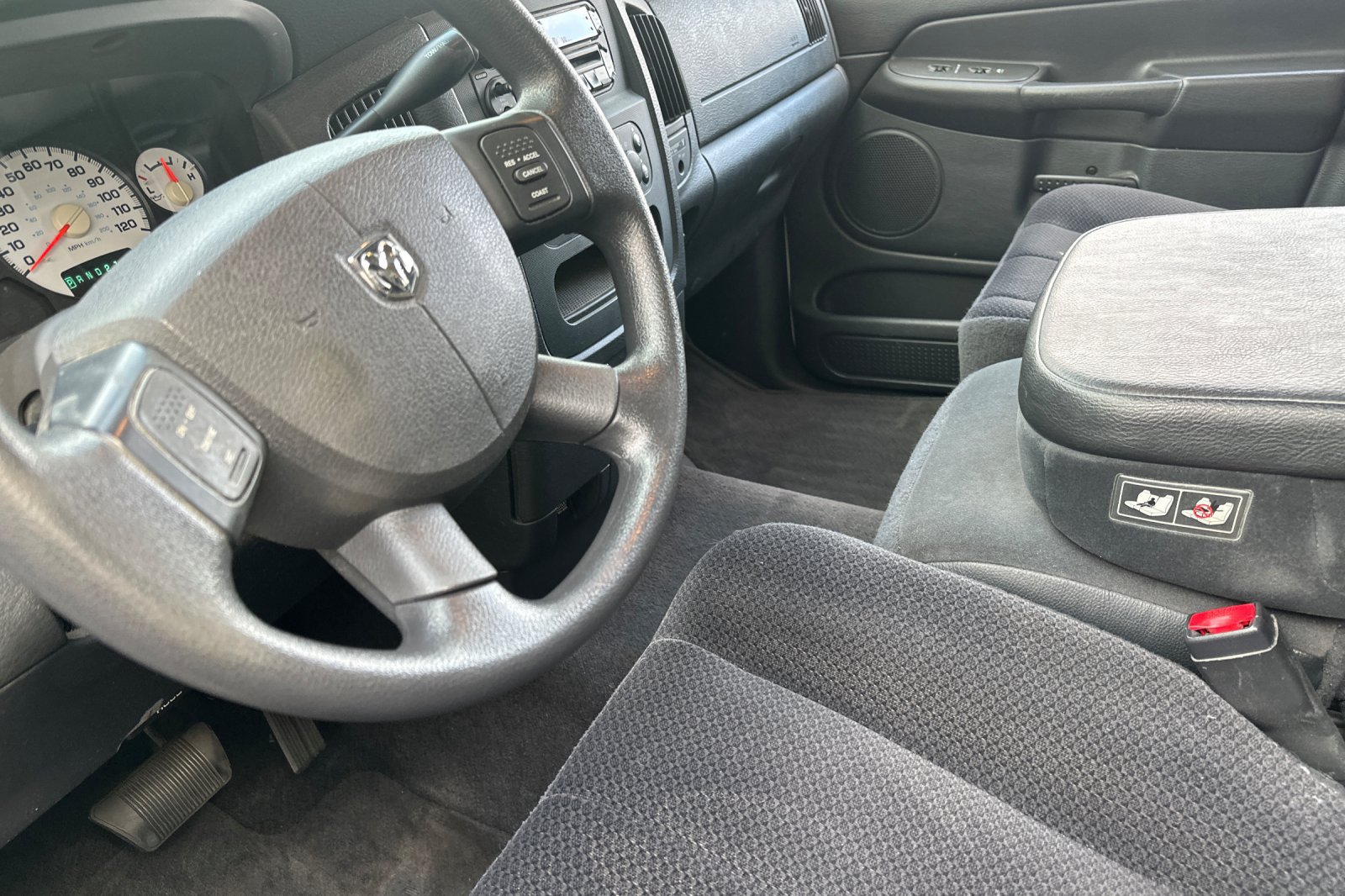 Used 2004 Dodge Ram 1500 Truck SLT w/ Sport Appearance Group RWD image 9