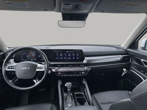 Used 2025 Kia Telluride S FWD image 21