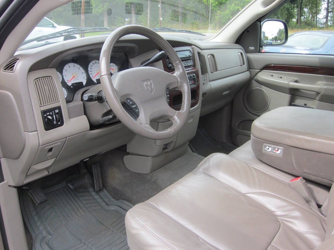 Used 2003 Dodge Ram 1500 Truck 2WD Regular Cab image 9