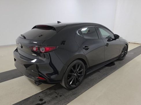 Used 2021 MAZDA MAZDA3 s FWD image 2