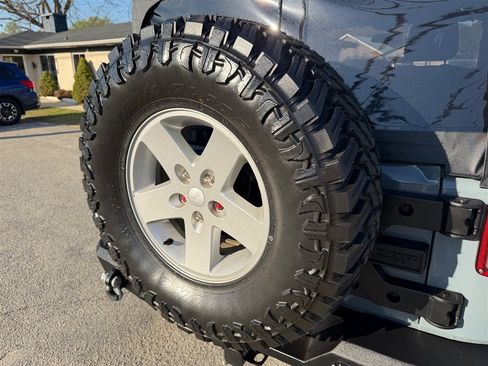 Used 2015 Jeep Wrangler Sport image 16