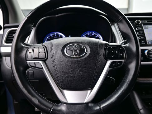 Used 2017 Toyota Highlander Limited Platinum image 26