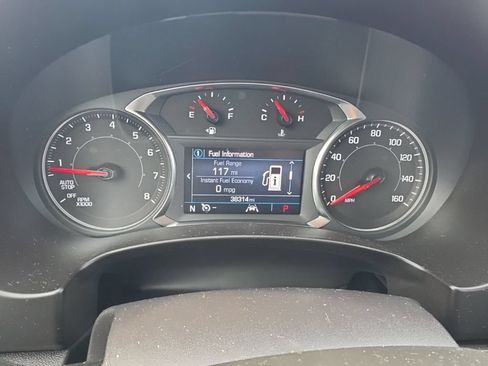 Used 2024 GMC Terrain SLE w/ Driver Convenience Package FWD image 4
