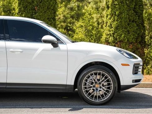 Used 2021 Porsche Cayenne AWD/4WD image 14