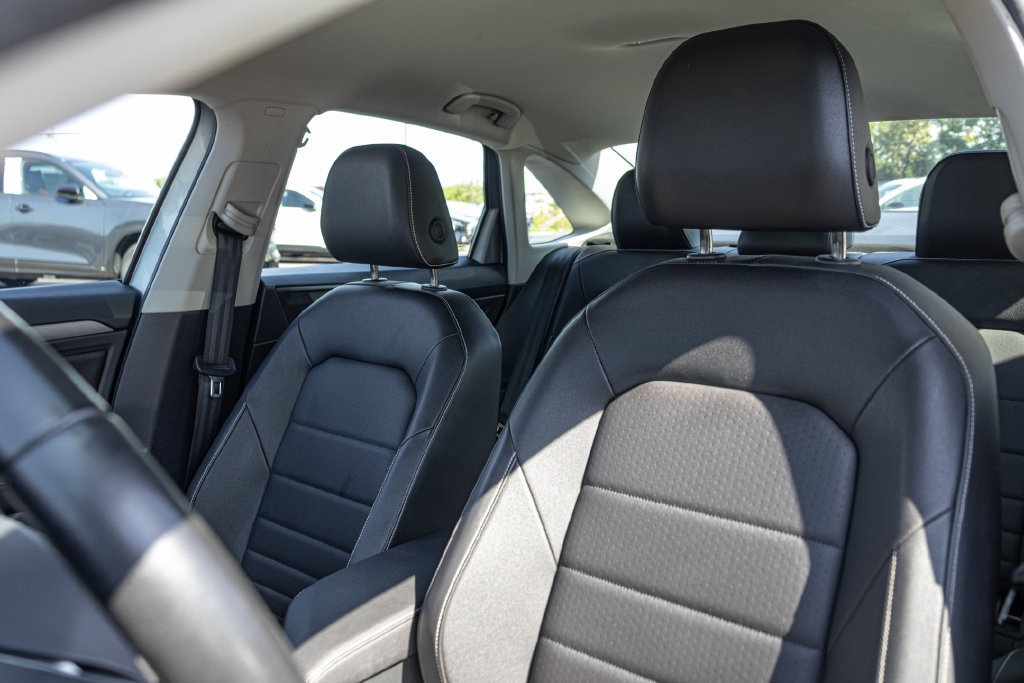 Certified 2024 Volkswagen Jetta SE FWD image 12