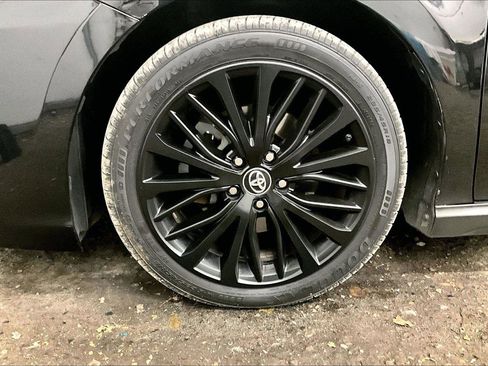 Used 2019 Toyota Camry SE image 9