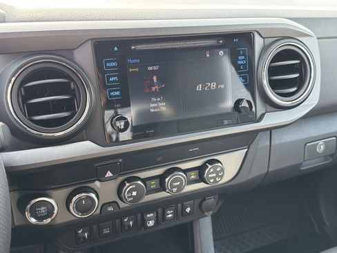 Used 2019 Toyota Tacoma TRD Sport image 6