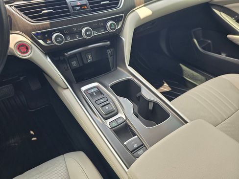 Used 2020 Honda Accord Touring image 15
