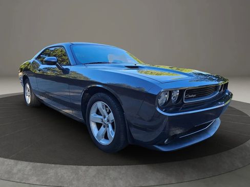 Used 2013 Dodge Challenger SXT image 7