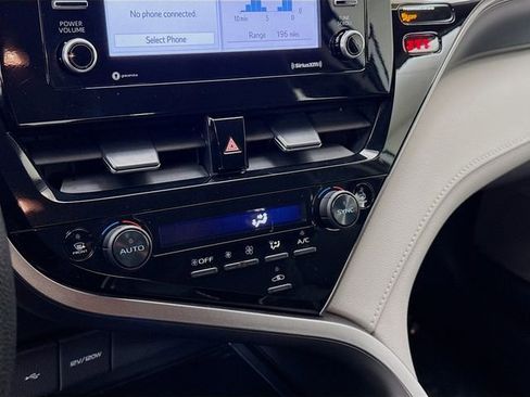 Used 2022 Toyota Camry LE image 15