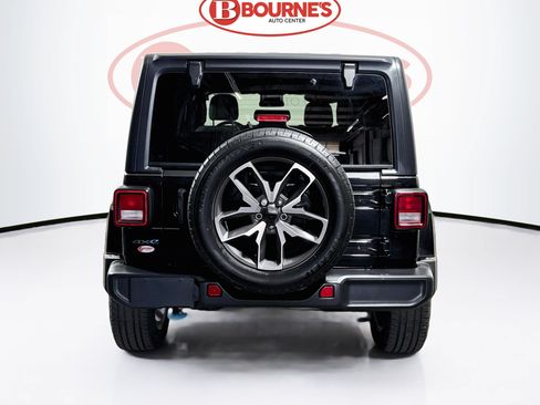 Used 2024 Jeep Wrangler Unlimited w/ Convenience Group AWD/4WD image 8