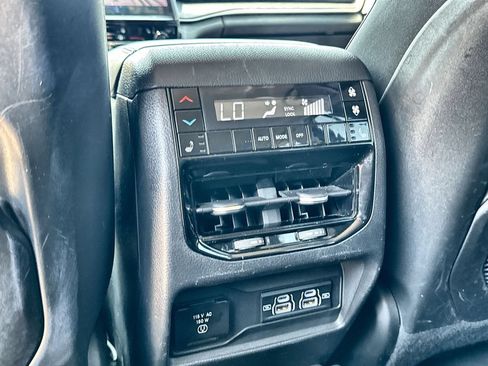 Used 2023 Jeep Grand Cherokee L Limited RWD image 28