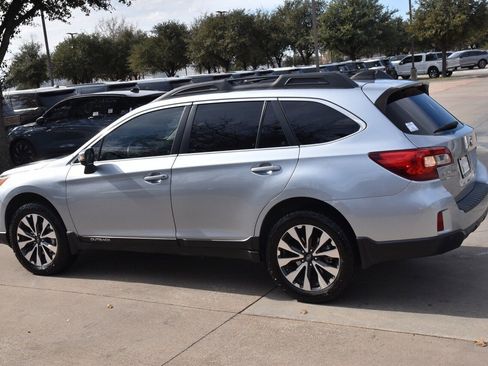 Used 2017 Subaru Outback 2.5i Limited image 11