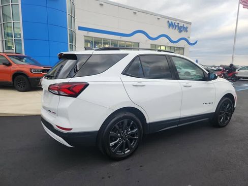 Used 2022 Chevrolet Equinox RS image 2