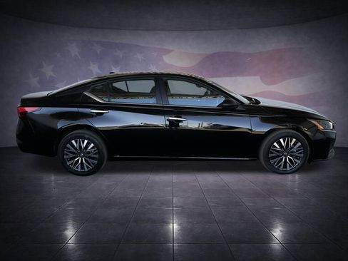 Used 2024 Nissan Altima 2.5 SV image 6