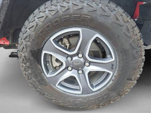 Used 2018 Jeep Wrangler Unlimited Sport S AWD/4WD image 14